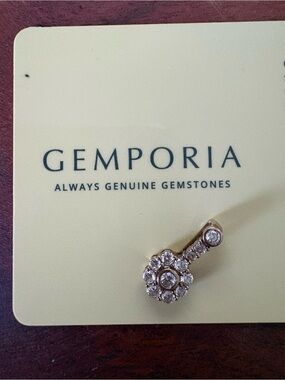 GEMPORIA Diamond Floral Pendant